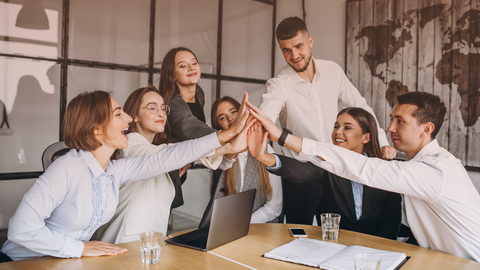 4 Crucial Tips & Tricks for Managing Your Teams Efficiently